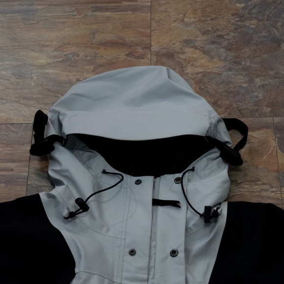 The North Face Futurelite Mountain Jacket (White/Black) M - Picture 3 of 6